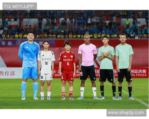 现役足球明星中以n开头的球员盘点与他们的精彩表现分析